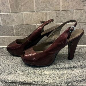 ✨Host Pick✨  Candie's Wine Peep-Toe Slingback Heels